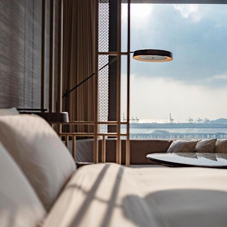 Conrad Shenzhen, The First Art Museum Hotel In Greater Bay Area With The Stunning Bay And Sunset View In The Hotel Terrace Exterior foto