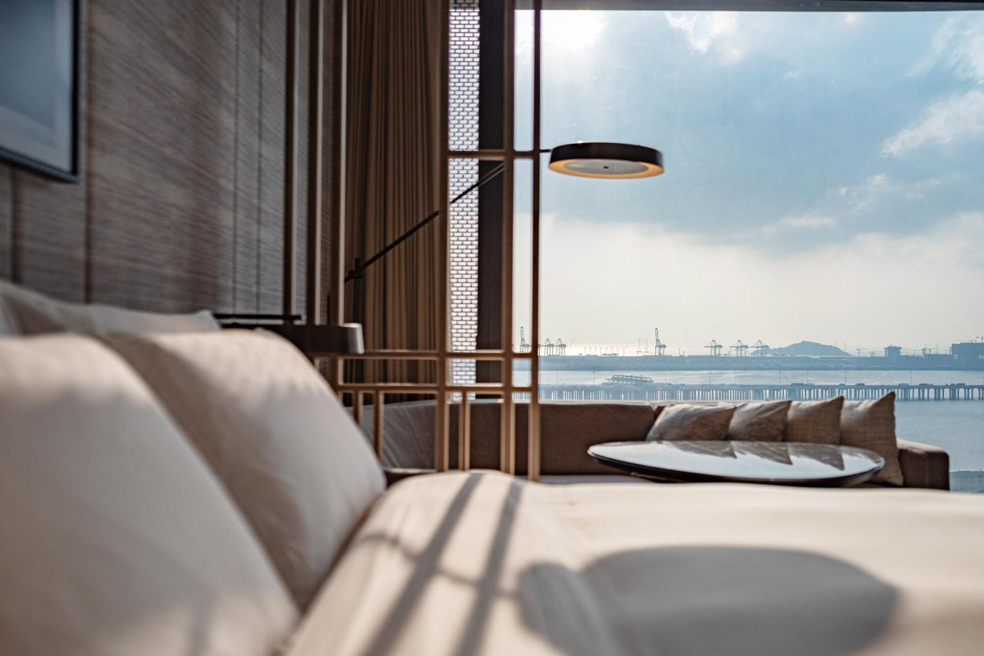 Conrad Shenzhen, The First Art Museum Hotel In Greater Bay Area With The Stunning Bay And Sunset View In The Hotel Terrace Exterior foto